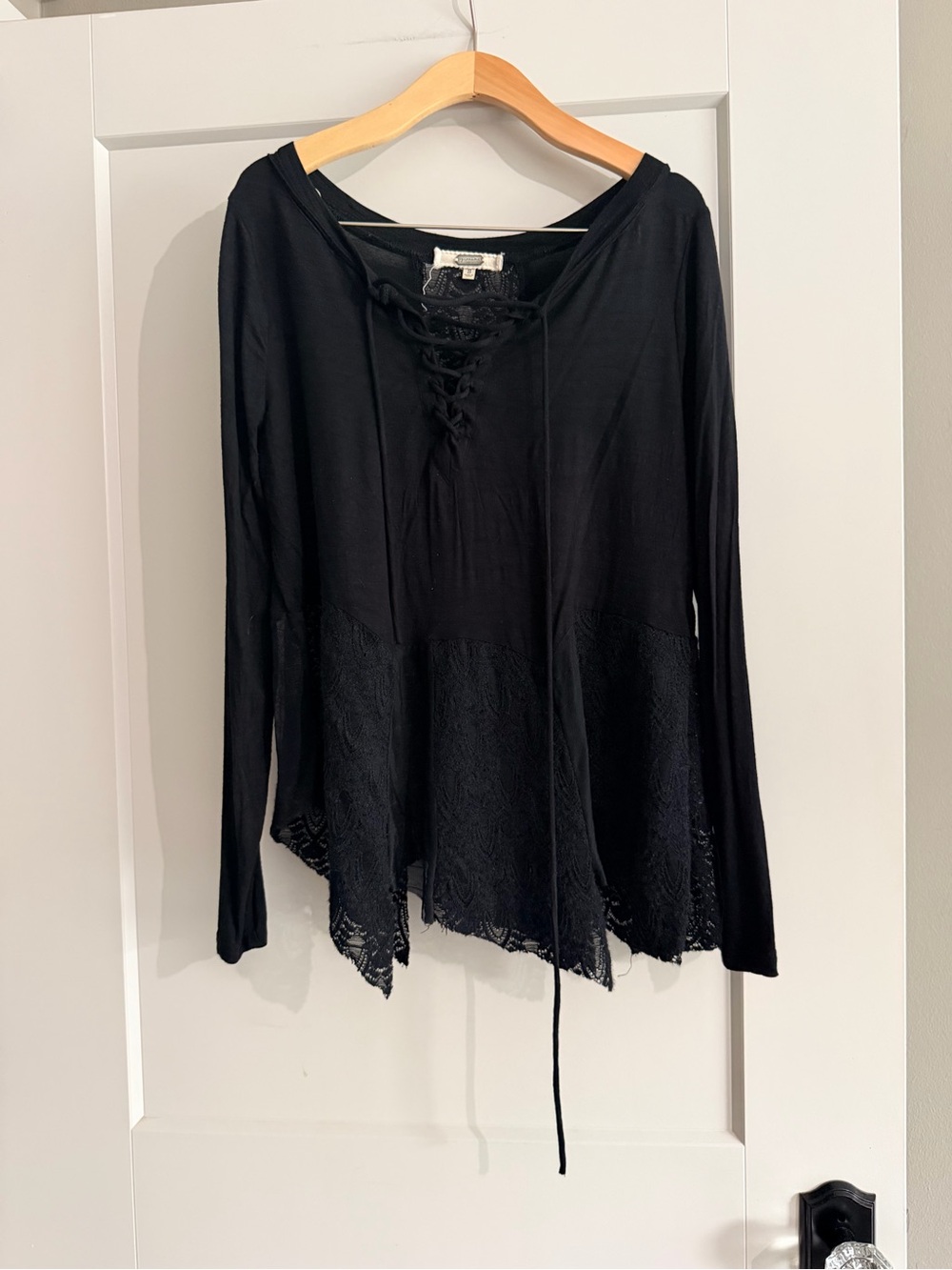 gimmicks by BKE Black Lace-Up Hem Long Sleeve Top